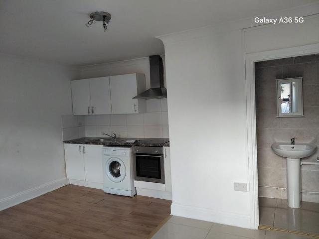 Studio to rent