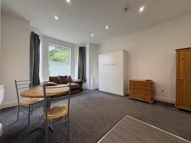 Studio to rent
