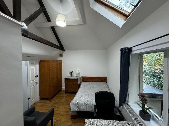 Studio to rent