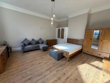 Studio to rent