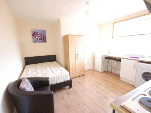 Studio to rent