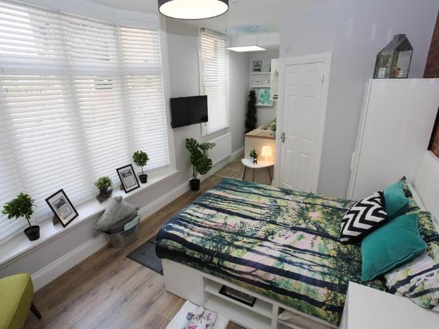 Studio to rent