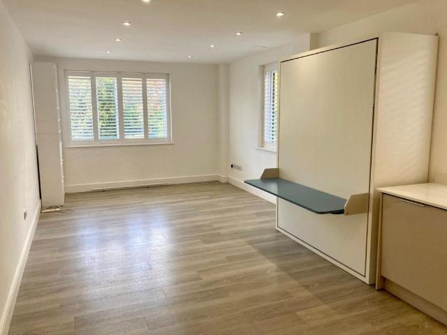 Studio to rent