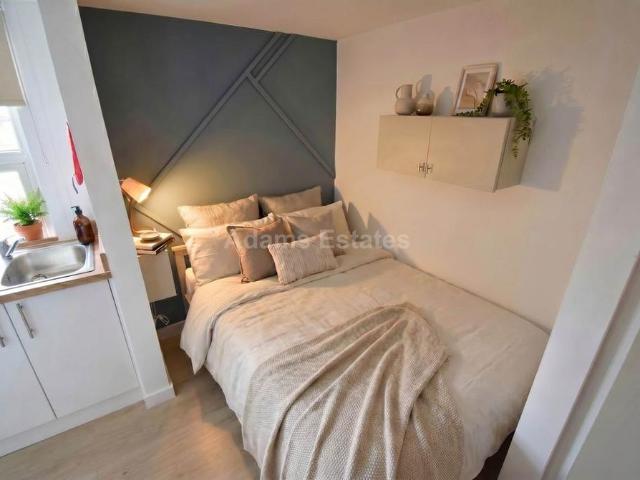 Studio to rent