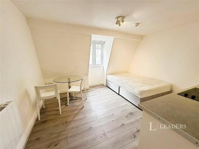 Studio to rent