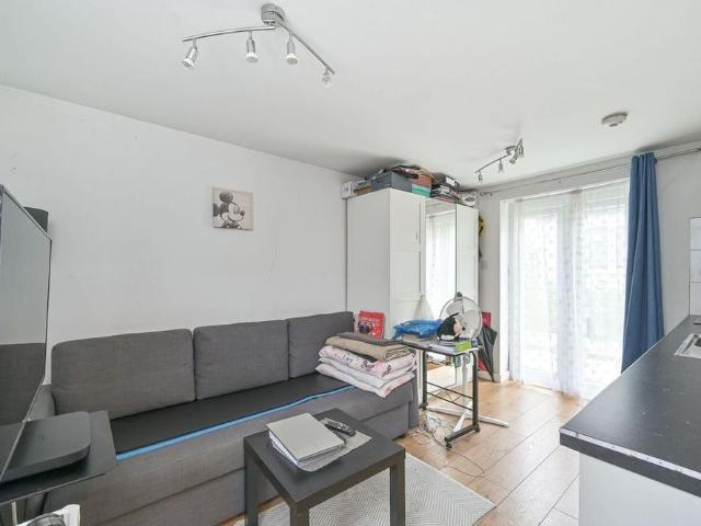 Studio to rent