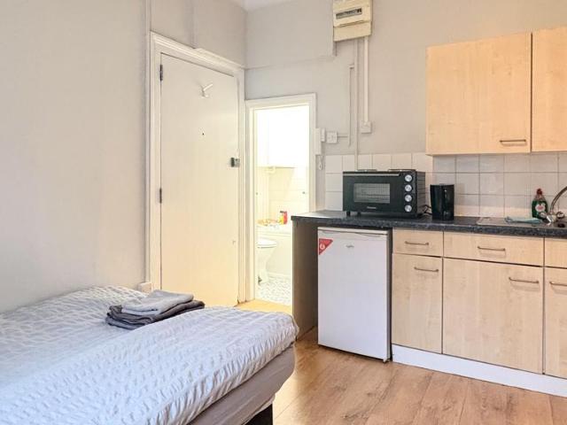 Studio to rent