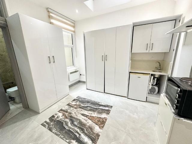 Studio to rent