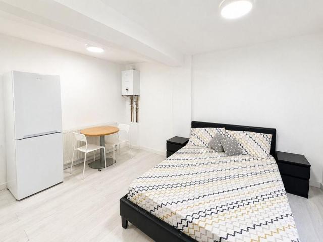 Studio to rent