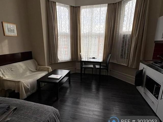 Studio to rent