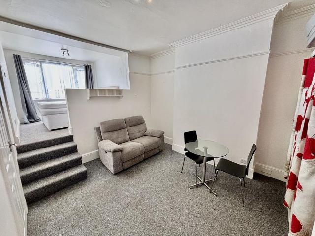 Studio to rent