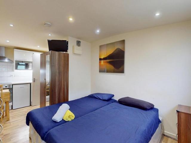 Studio to rent