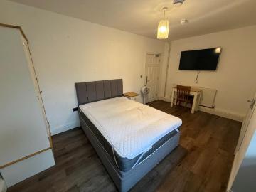 Studio to rent