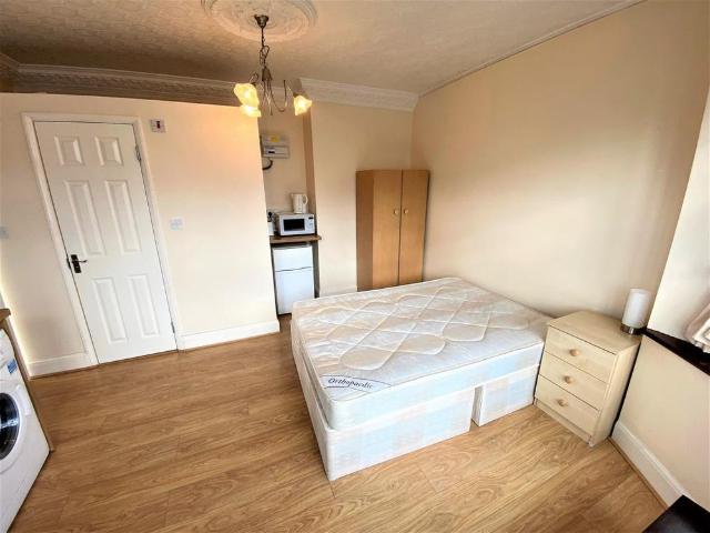 Studio to rent