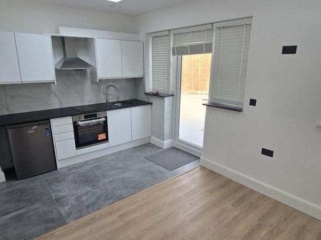 Studio to rent