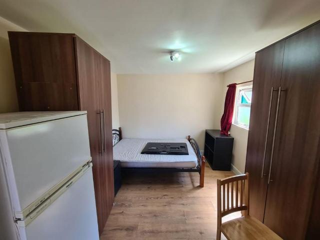 Studio to rent