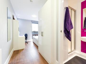 Chester, Cheshire county, Midlands - Equipped kitchen
