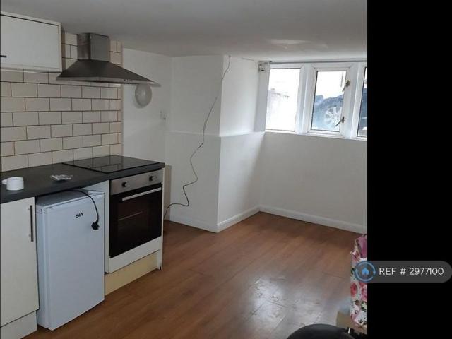 Studio to rent