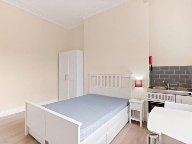 Studio to rent