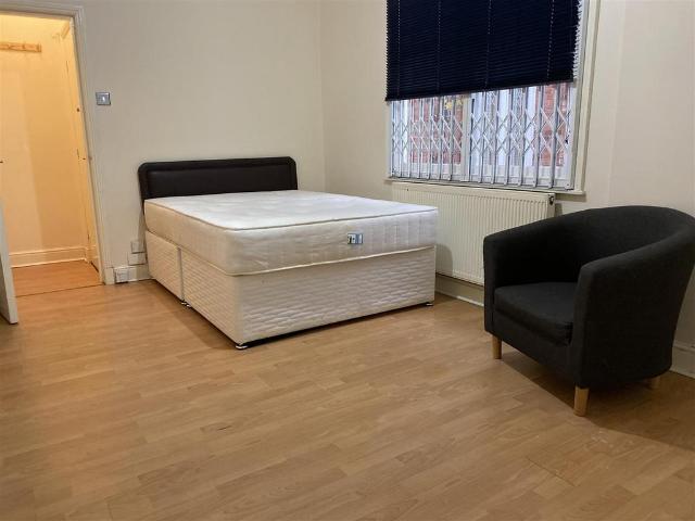Studio to rent
