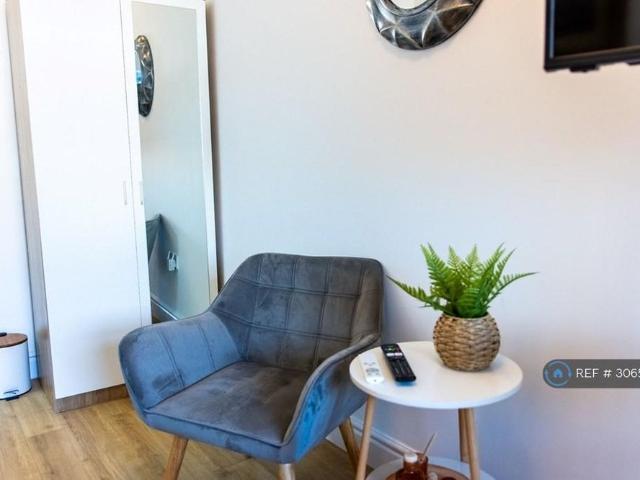 Studio to rent