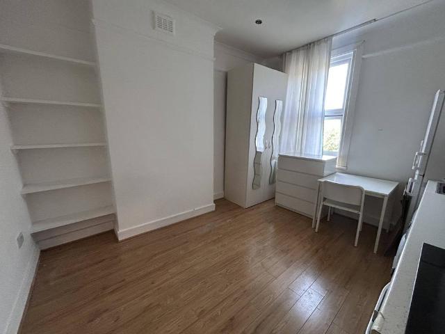 Studio to rent