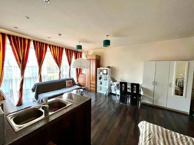 Studio to rent