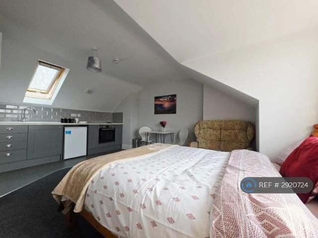 Studio to rent
