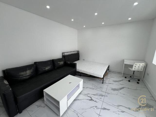 Studio to rent