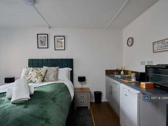Studio to rent