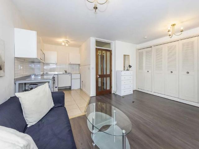 Studio to rent