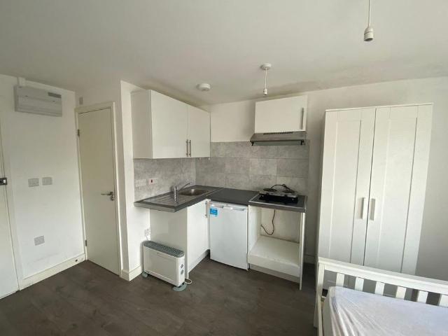 Studio to rent