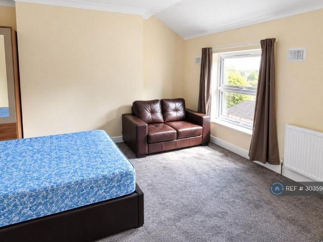 Studio to rent