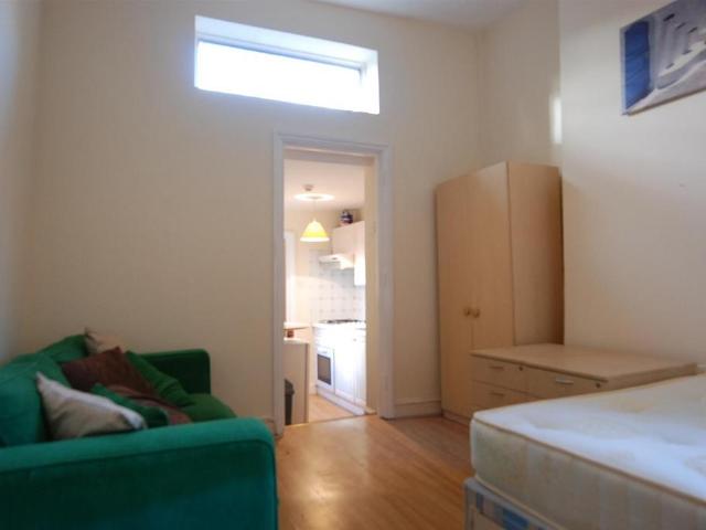 Studio to rent