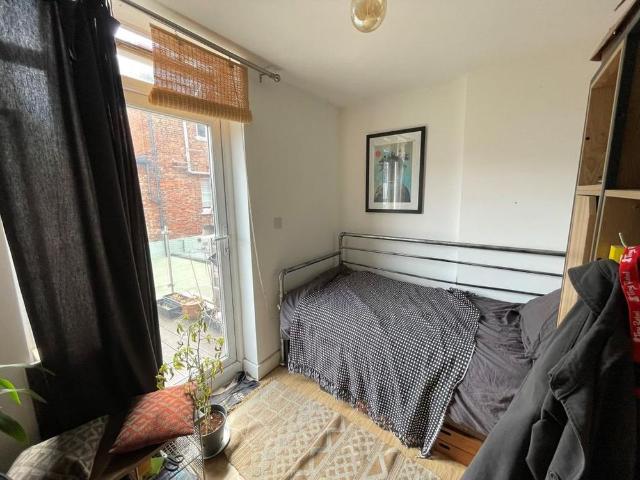Studio to rent