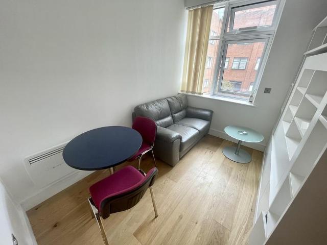 Studio to rent