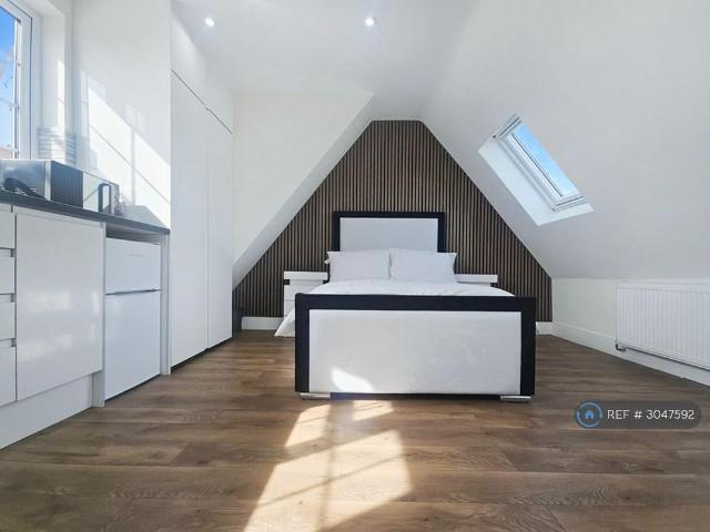 Studio to rent