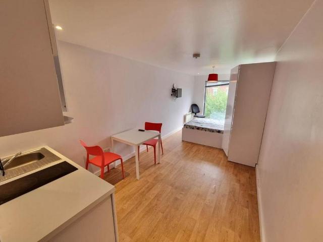 Studio to rent