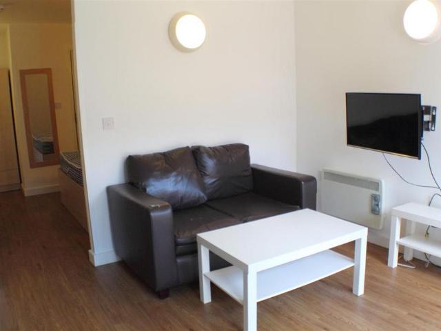Studio to rent