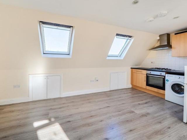 Studio to rent