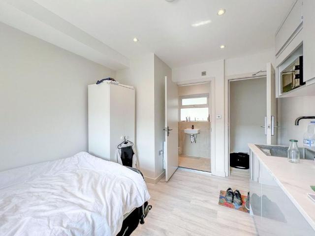Studio to rent