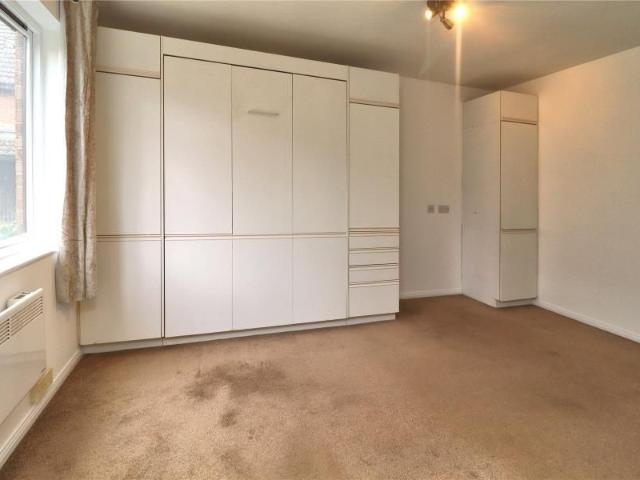 Studio to rent