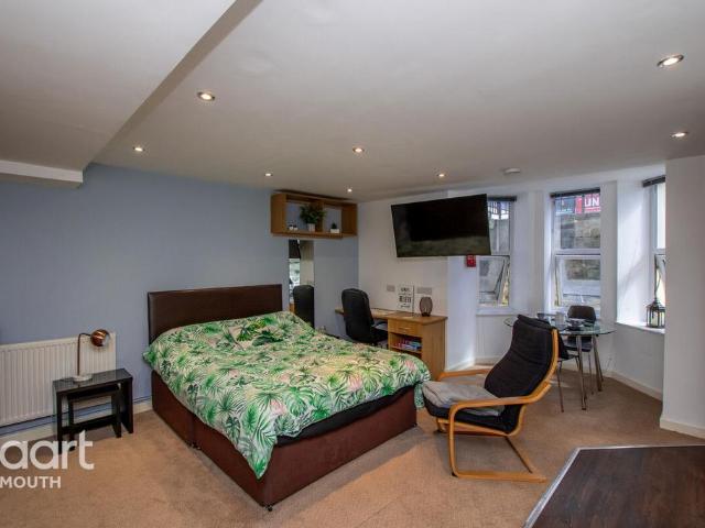 Studio to rent
