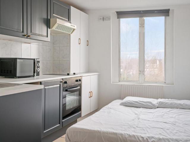 Studio to rent