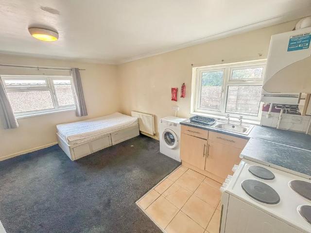 Studio to rent