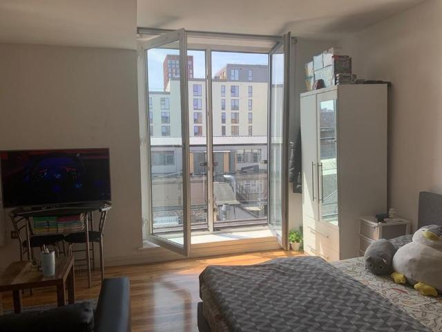 Studio to rent