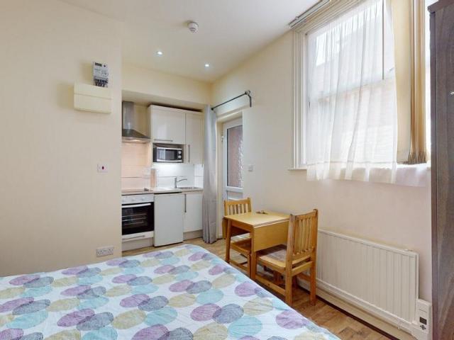Studio to rent