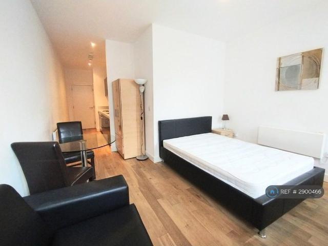 Studio to rent