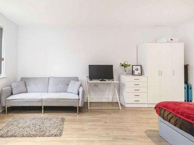 Studio to rent