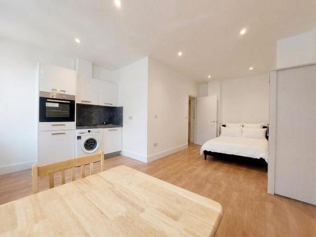 Studio to rent